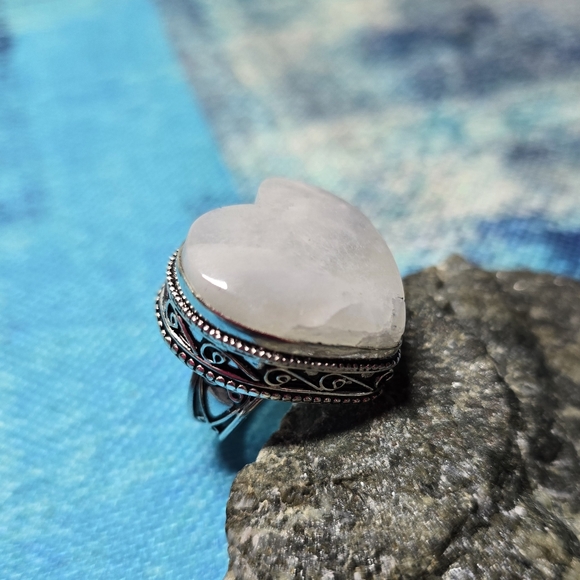 Rainbow Moonstone Heart Ring Size 8 Hand Crafted 925 Sterling Silver Overlay - Picture 7 of 10